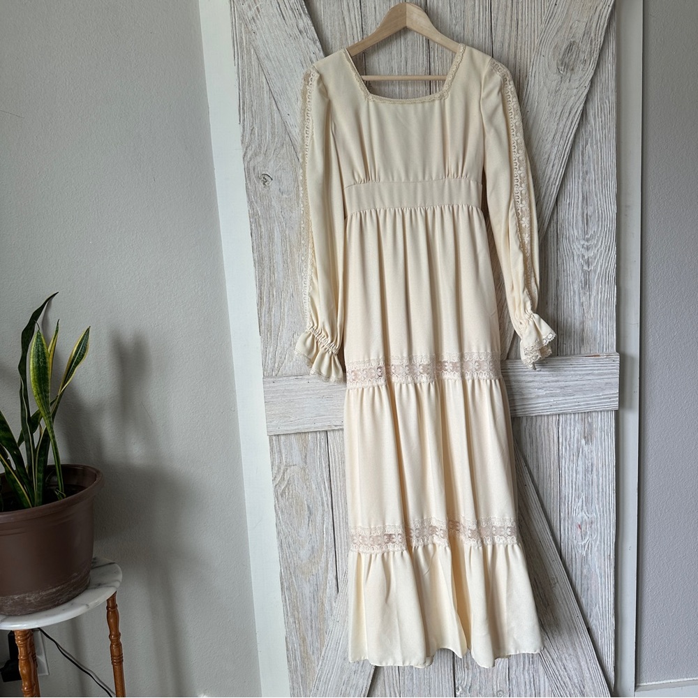 VINTAGE 1970s Lorrie Deb Prairie Lace Hill House Dress